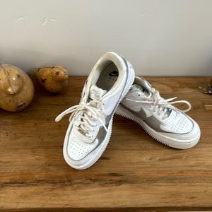Nike Air Force 1 size 9